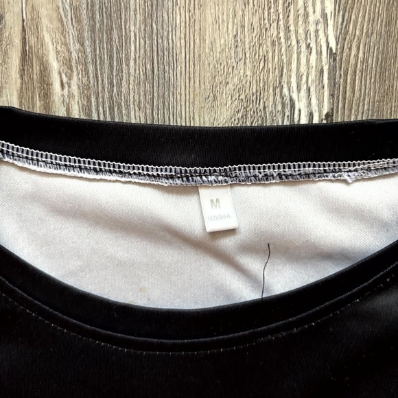 Red Bull Graphic Tee Medium – Bold Two-Tone Print, Pre-Owned, Unique Design - Picture 2 of 7